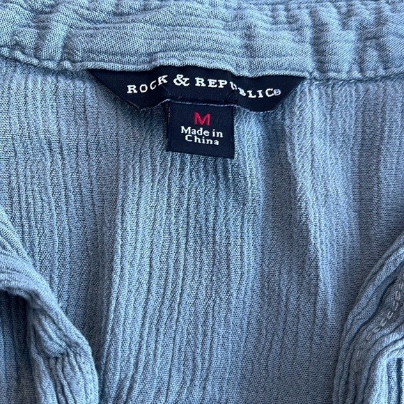 Rock & Republic Ombre Fade Long Sleeve Crinkle Blouse  Blue - Picture 4 of 6